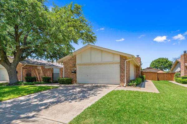 831 Shady Glen Lane, Bedford, TX 76021