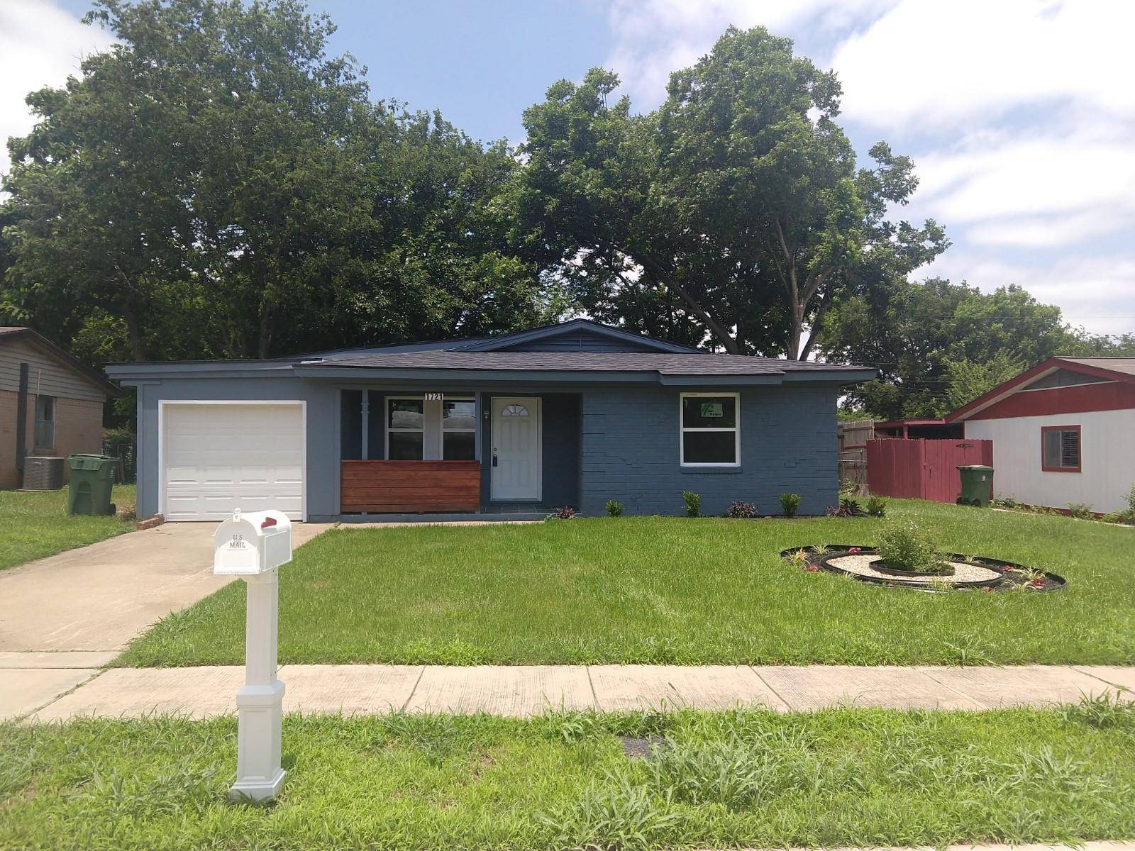 1721 Glynn Oaks Drive, Arlington, TX 76010