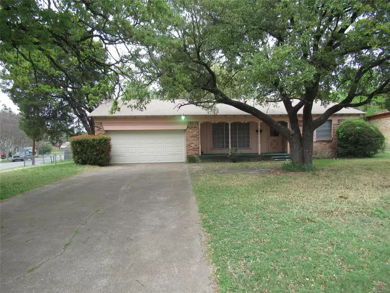 382 Beautycrest Court, Dallas, TX 75217