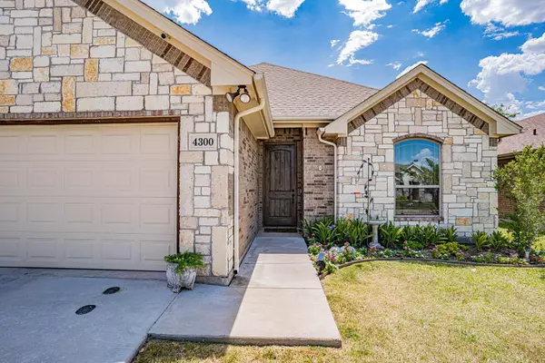 Granbury, TX 76049,4300 Sapphire Lane