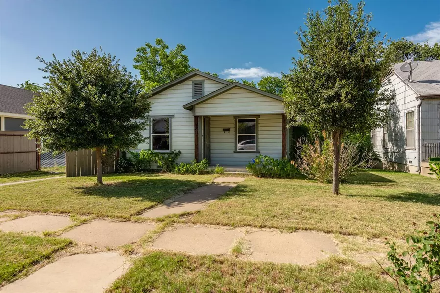 921 E Ramsey Avenue, Fort Worth, TX 76104