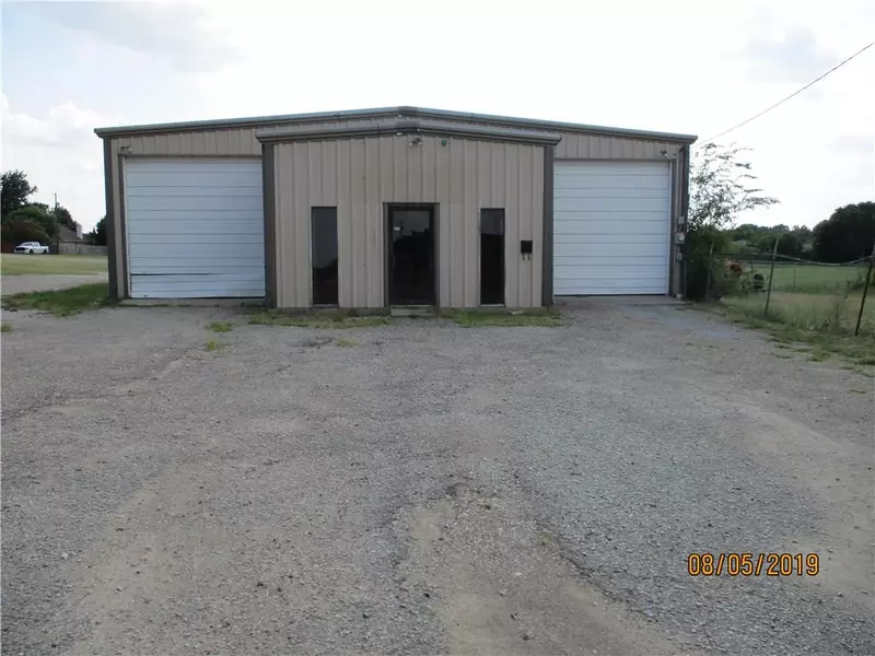 705 S Interstate Highway 45, Ennis, TX 75119