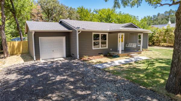 104 W 1st Street, Quinlan, TX 75474