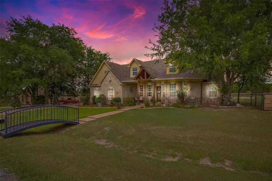 5618 Gebron Court, Fort Worth, TX 76126