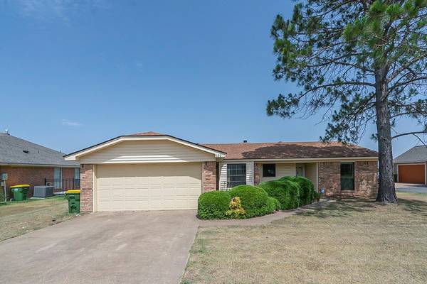 532 Highpoint Drive, Godley, TX 76044