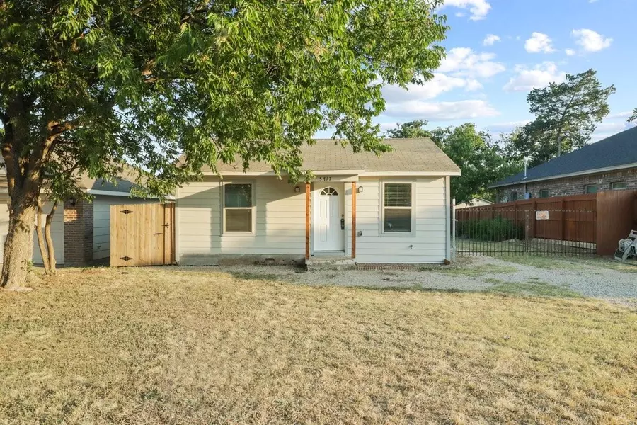 5717 Geddes Avenue, Fort Worth, TX 76107