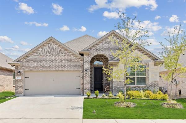 1024 Pitch Pine Street, Hickory Creek, TX 75065