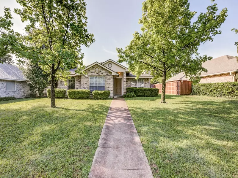 1130 Rosewood Lane, Lancaster, TX 75146