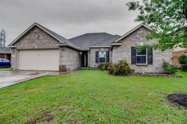 522 Hearthstone Drive, Lancaster, TX 75146