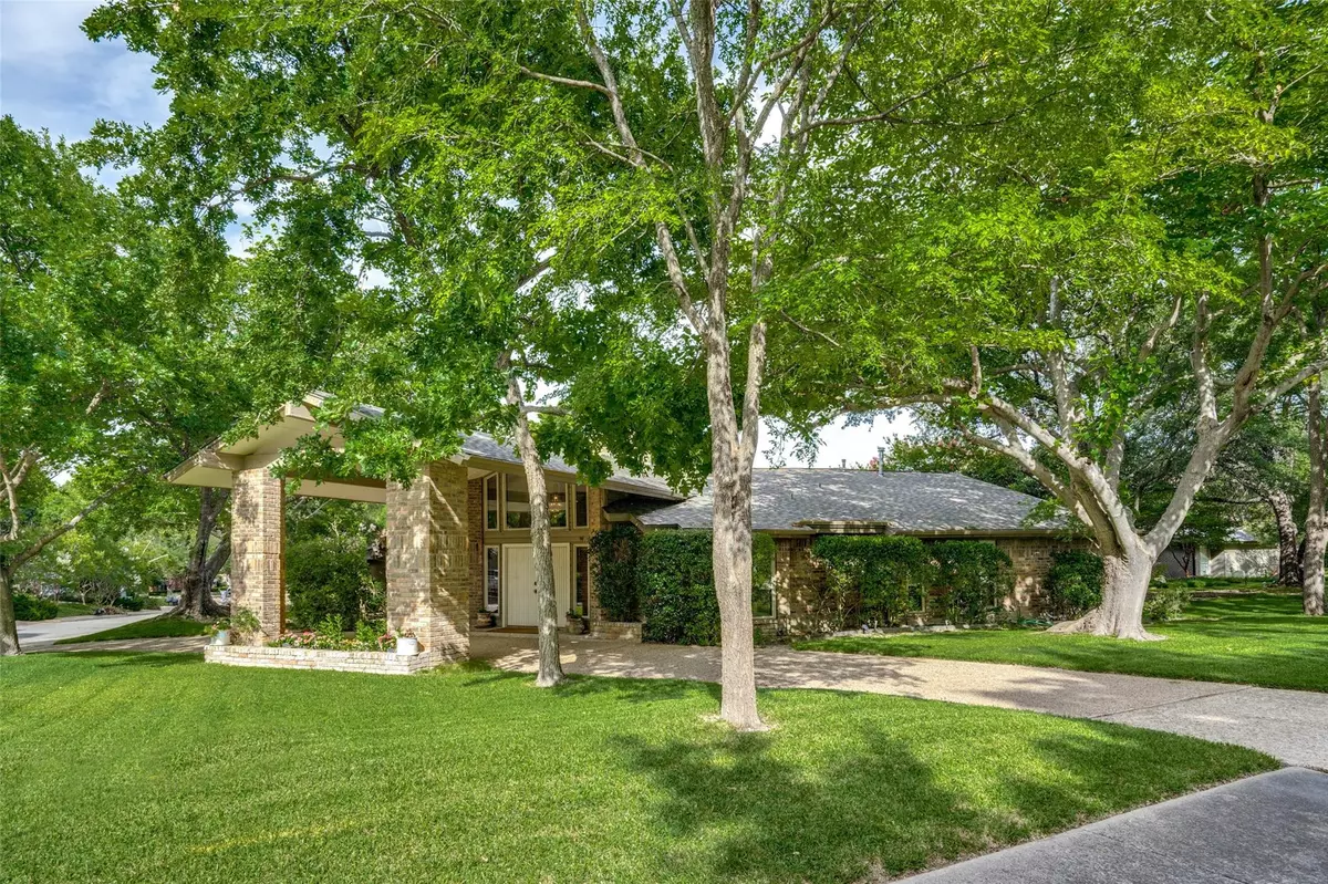 Dallas, TX 75240,6412 Creekhaven Place