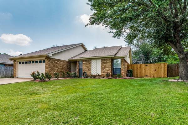 6204 Valley Forge Court, Arlington, TX 76002