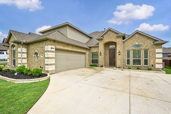 1705 Stags Leap Trail, Kennedale, TX 76060