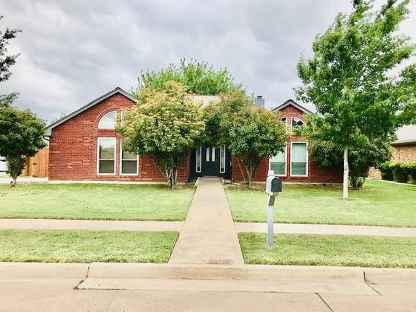 604 Parkwest Boulevard, Saginaw, TX 76179