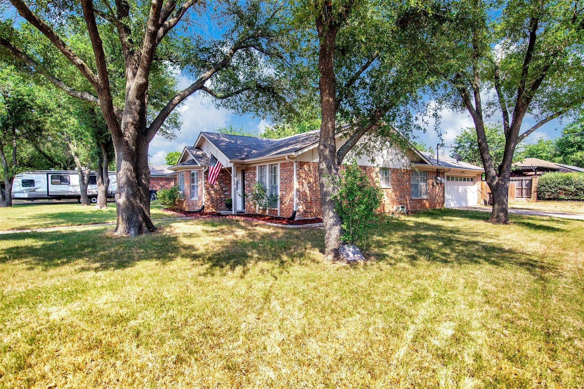 Cleburne, TX 76033,1709 Pecan Drive