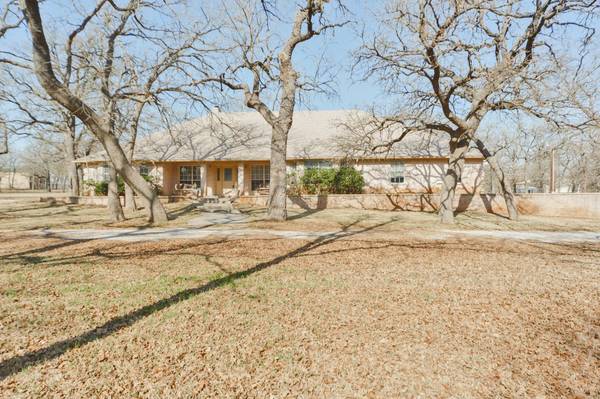 239 County Road 3133, Decatur, TX 76234