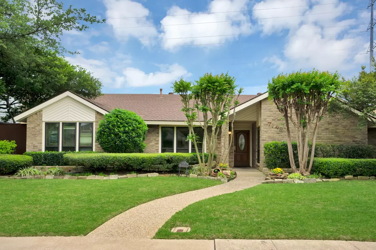 Dallas, TX 75248,7148 Manor Oaks Drive