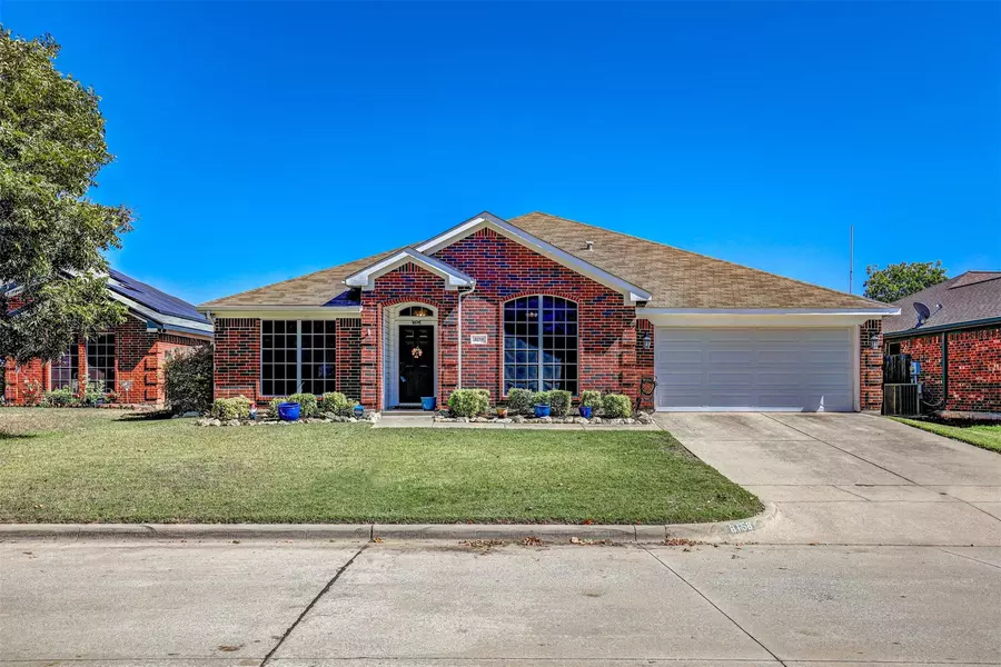 8158 Jolie Drive, Fort Worth, TX 76137