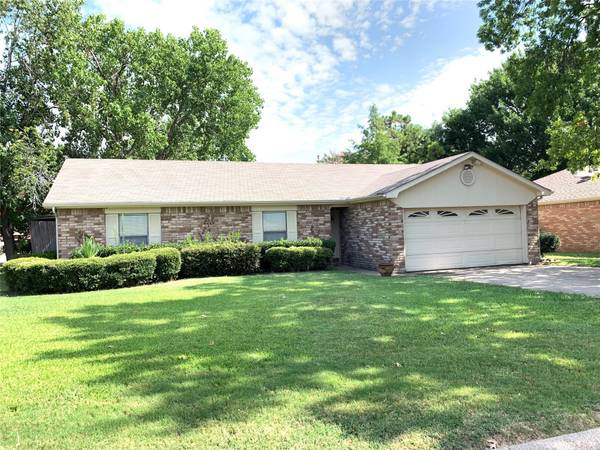 653 Clover Lane, Keller, TX 76248