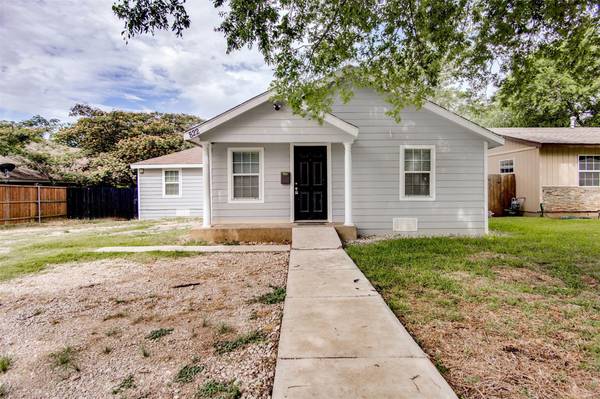 822 Tuskegee Street, Grand Prairie, TX 75051