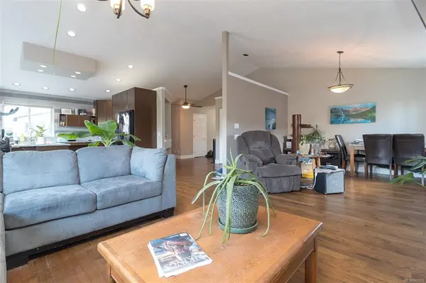 2458 Prospector Way, Langford, BC V9B 5X6