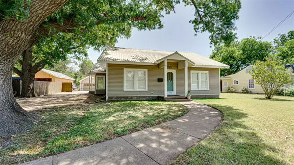 Waxahachie, TX 75165,204 Floyd Street