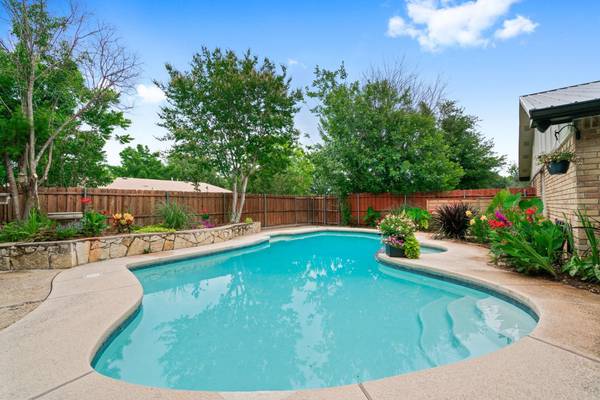 4722 Chalk Court, Grand Prairie, TX 75052