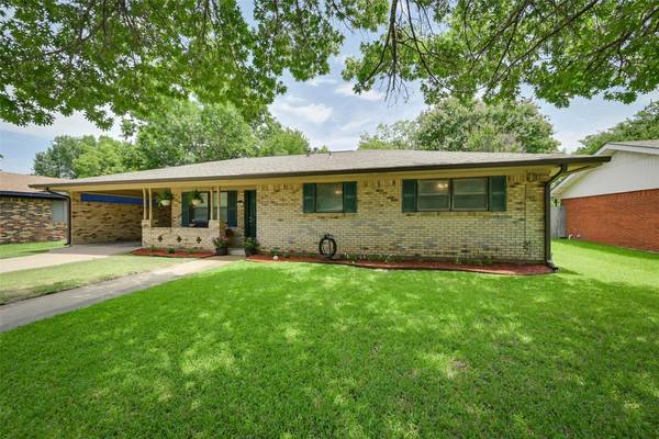 400 N Overlook Drive, Kerens, TX 75144