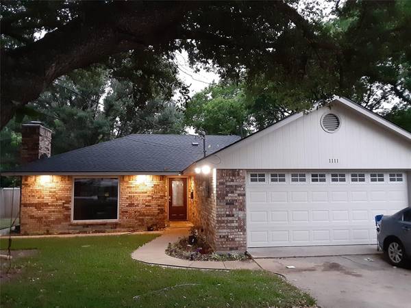 1111 Ott Circle, Cockrell Hill, TX 75211