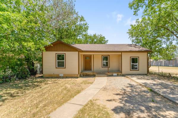 2206 Avenue B, Brownwood, TX 76801