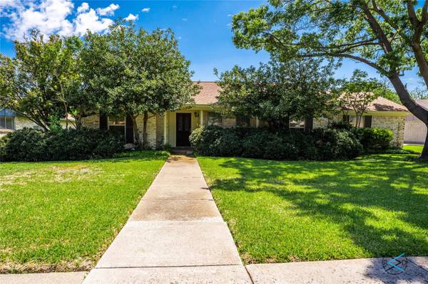 3156 Whitemarsh Circle, Farmers Branch, TX 75234