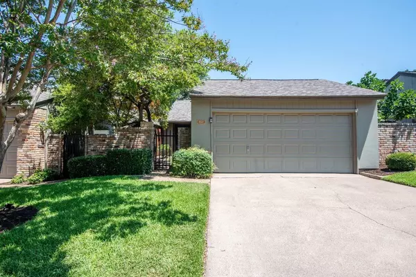 Dallas, TX 75238,9547 Highland View Drive