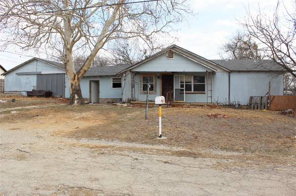 201 East Road, Stephenville, TX 76401