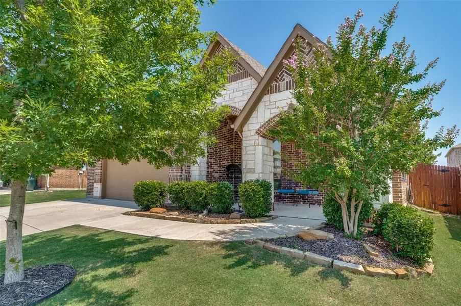 517 Amber Lane, Aubrey, TX 76227