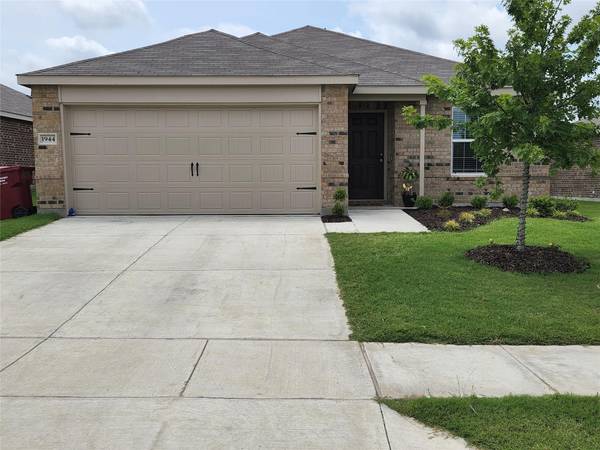 1944 Fox Glove Street, Royse City, TX 75189