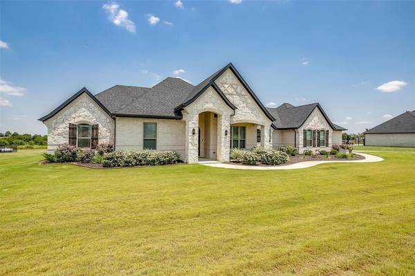 9612 Peaceful Escape Way, Grandview, TX 76050