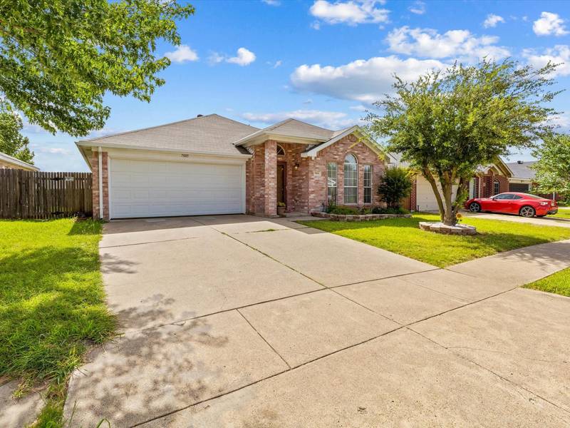 7005 Flaxford Trail, Arlington, TX 76001