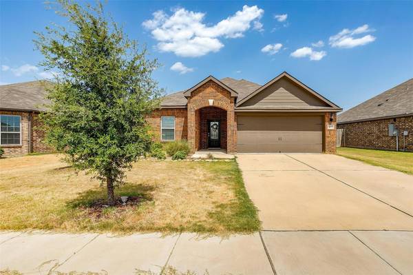 1821 Golden Gate Drive, Crowley, TX 76036