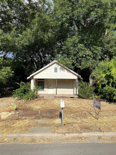 1120 S Grand Avenue, Gainesville, TX 76240