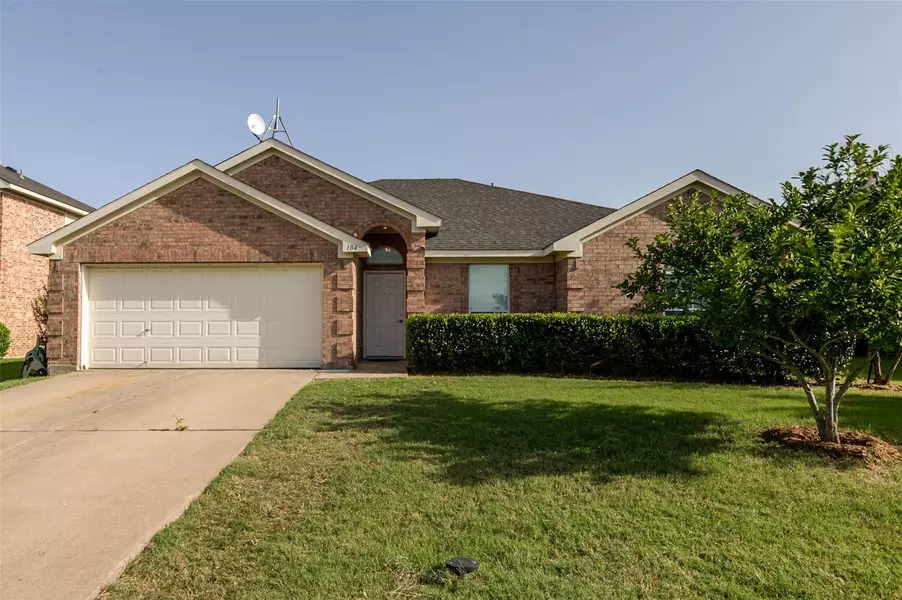 104 Oregon Trail, Waxahachie, TX 75167