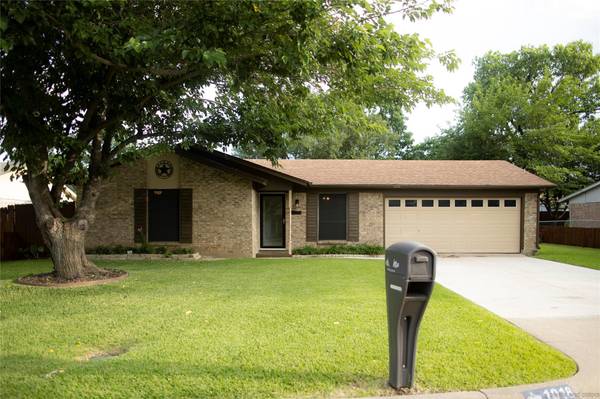 1018 Kay Lynn Street, Mansfield, TX 76063