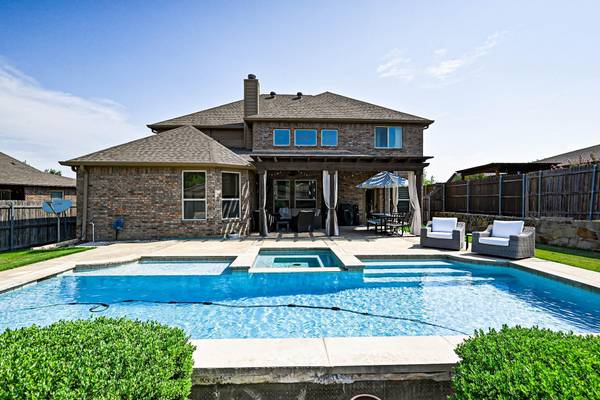 405 Stratford Drive, Benbrook, TX 76126