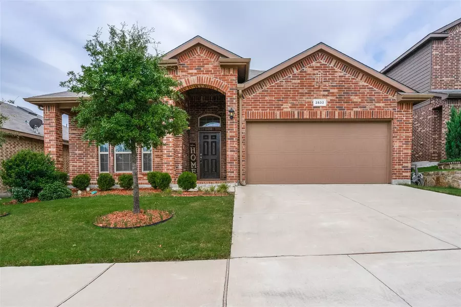 2832 Saddle Creek Drive, Fort Worth, TX 76177