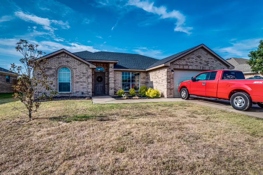 331 Sagebrush Lane, Waxahachie, TX 75165