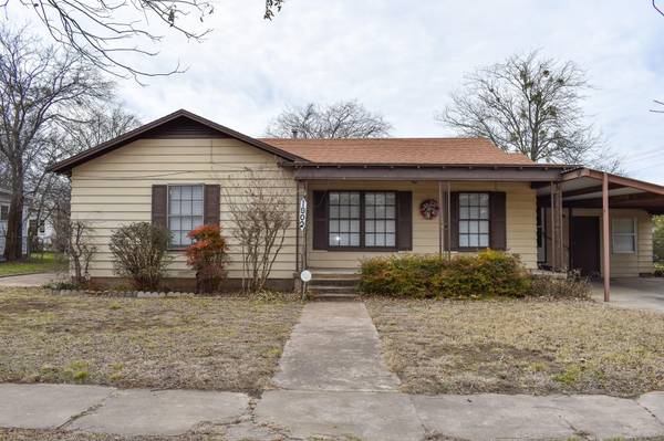 1902 S Pine Street, Brady, TX 76825