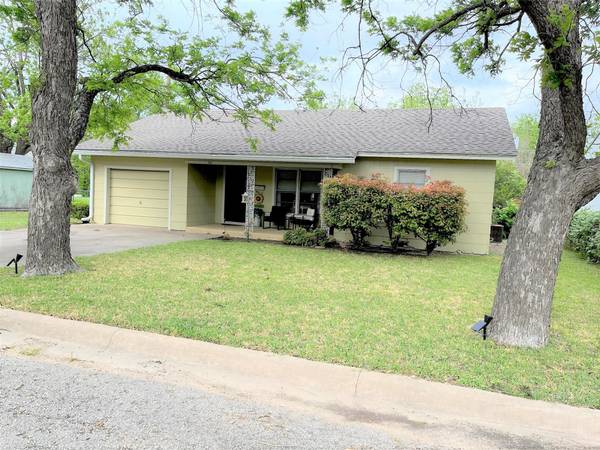 311 N Avenue L, Clifton, TX 76634