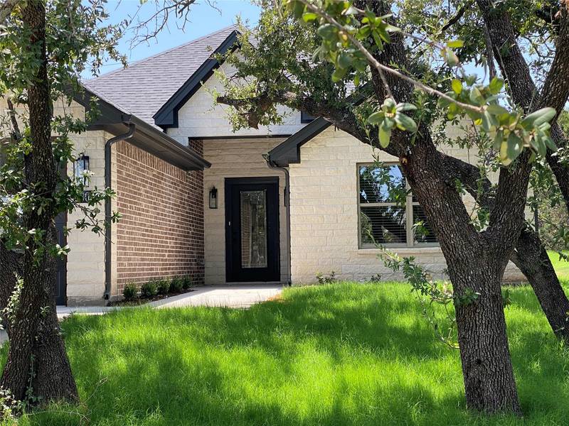 5004 Moss Rock Trail, Granbury, TX 76048