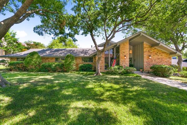 313 San Carlos Court, Irving, TX 75062