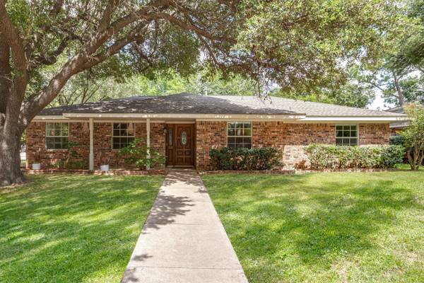 2001 Camden Court, Arlington, TX 76013