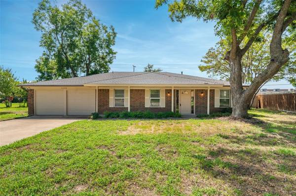 2308 W Lavender Lane, Arlington, TX 76013