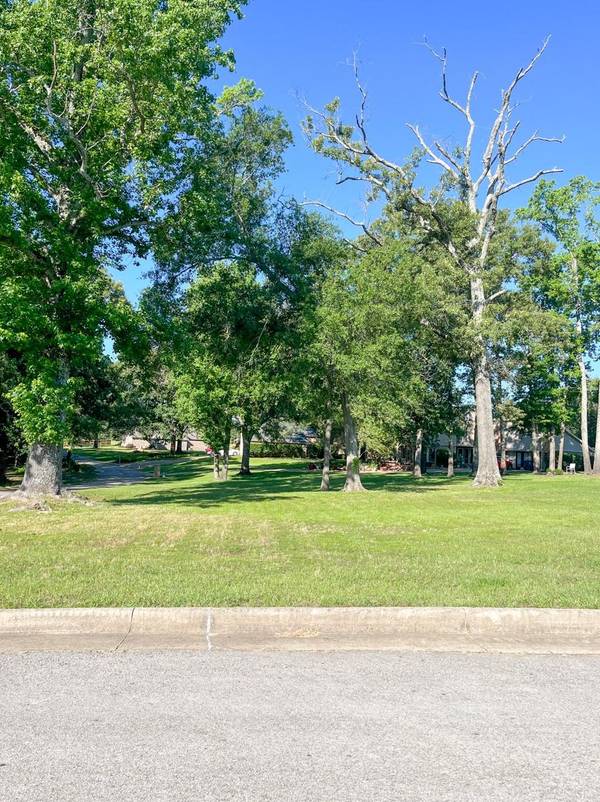 23001 Red Azalea, Lindale, TX 75771